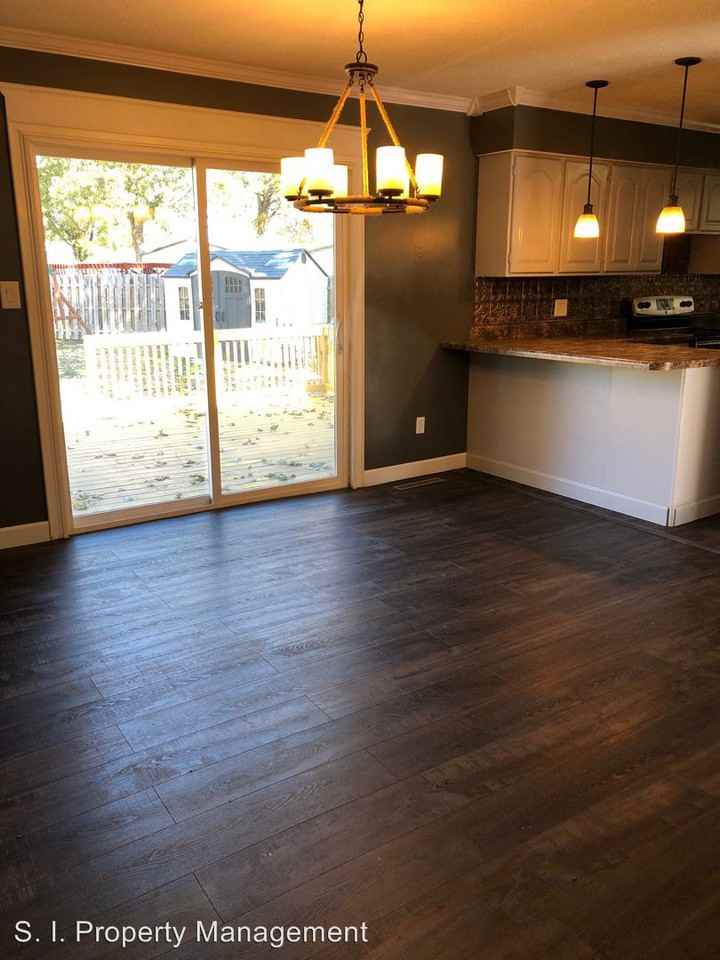 608 4th St - Photo 2 of 9