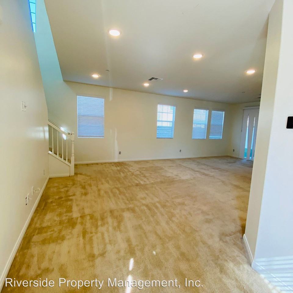 5935 Silveira St - Photo 2 of 28