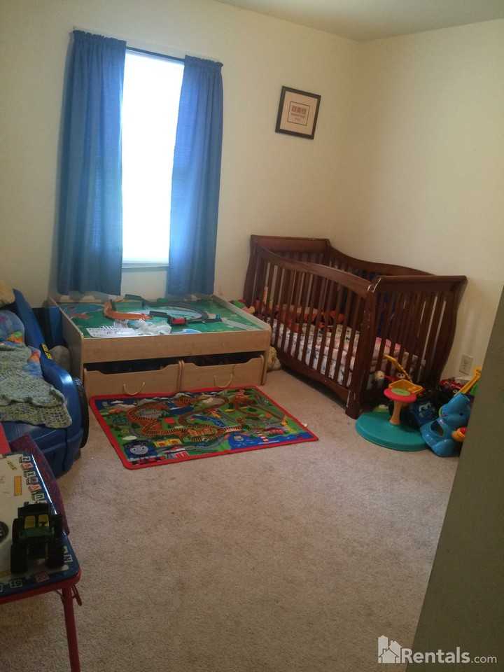 167 Dogwood St - Photo 3 of 8