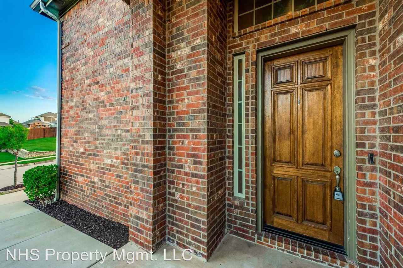 733 Dalrock Road - Photo 3 of 41