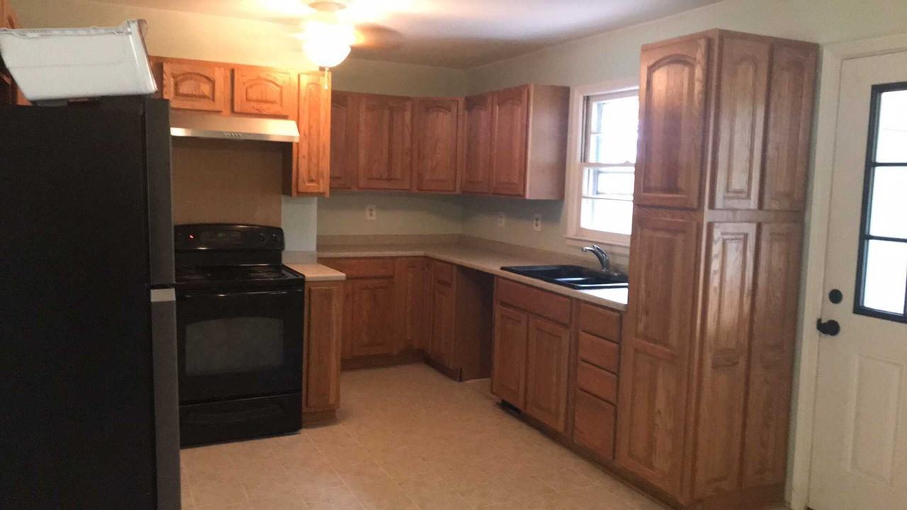 178 Old Zirconia Rd - Photo 3 of 9