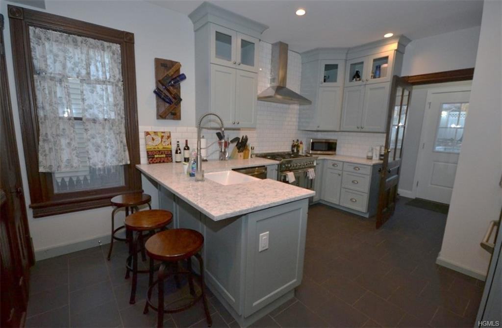 834 John Street - Photo 2 of 30