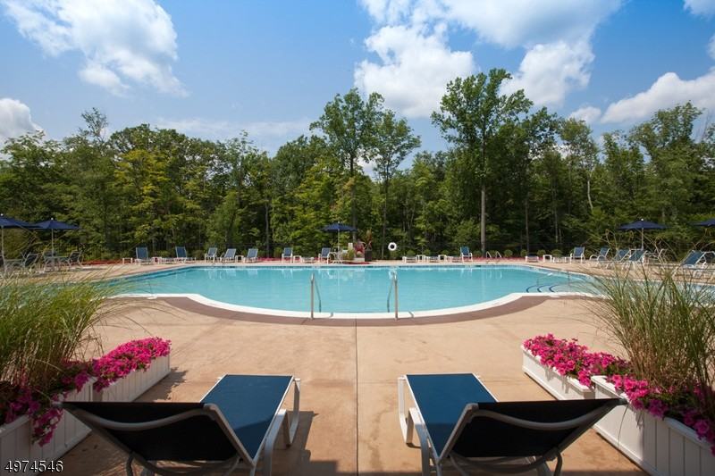 8 Tutbury Ct - Photo 2 of 6