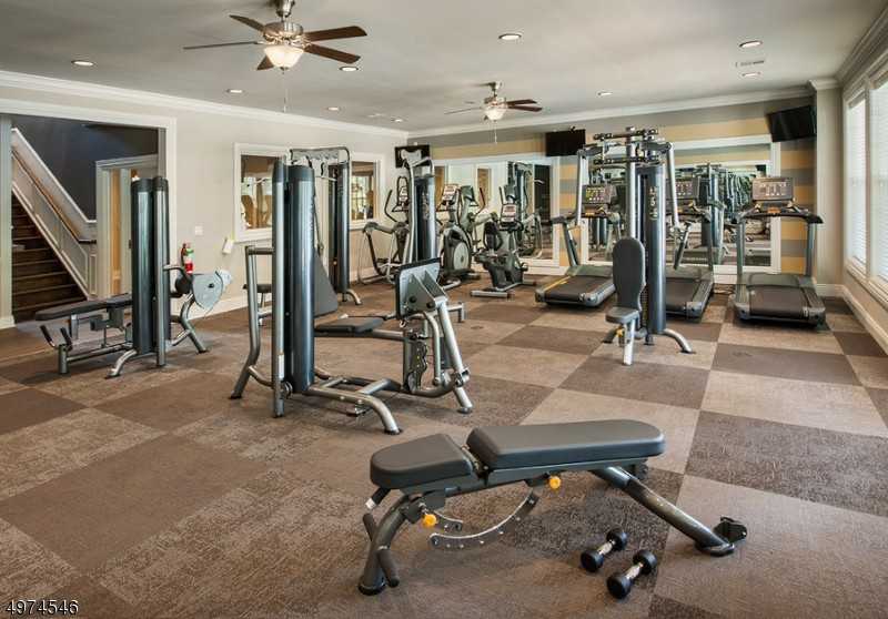 8 Tutbury Ct - Photo 3 of 6