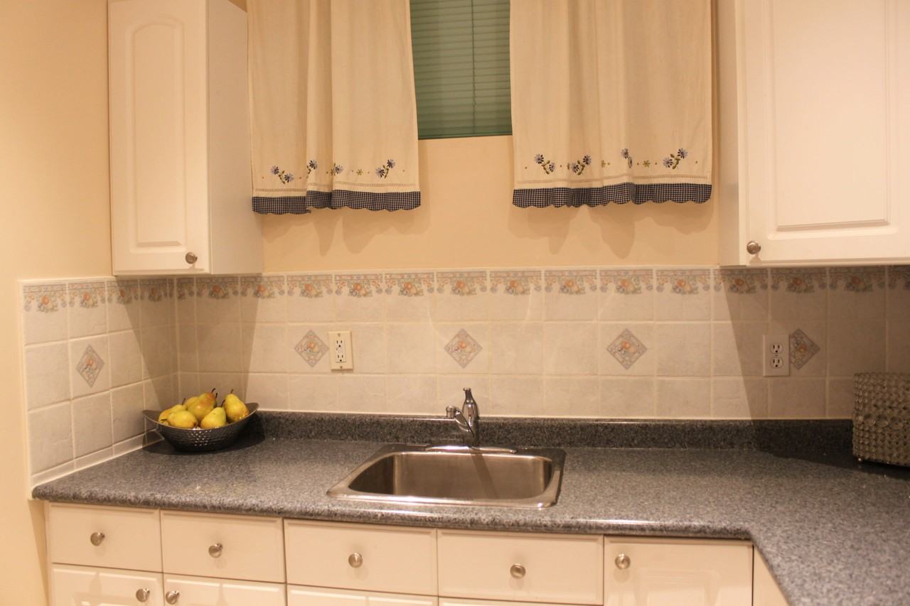 301 Gowan Avenue - Photo 3 of 10