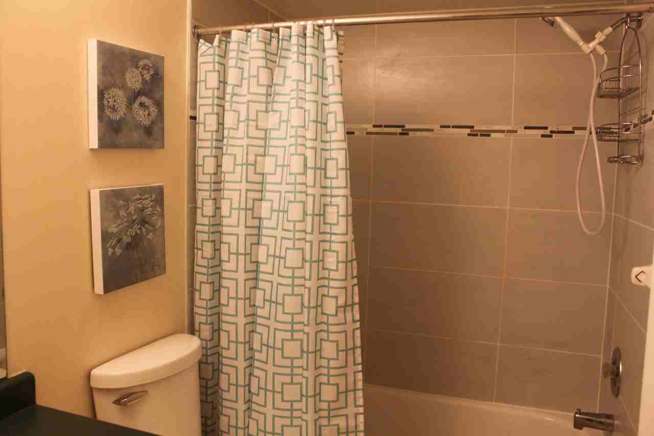 301 Gowan Avenue - Photo 4 of 10