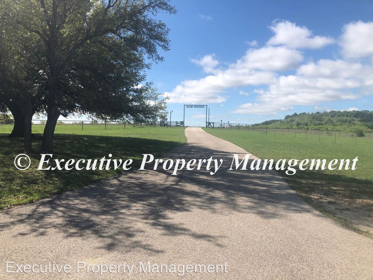 3902 County Road 3640 - Photo 2 of 7