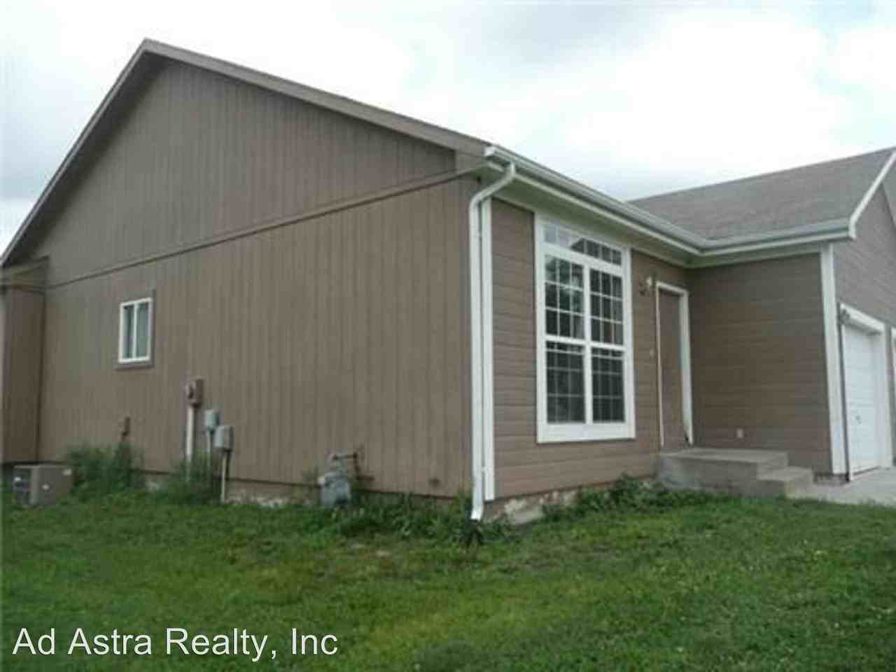 209 Pendleton Ave - Photo 2 of 6