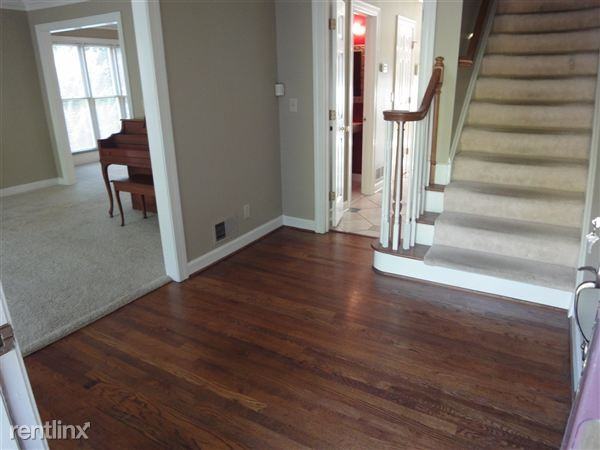 843 Clairemont Ave - Photo 2 of 6