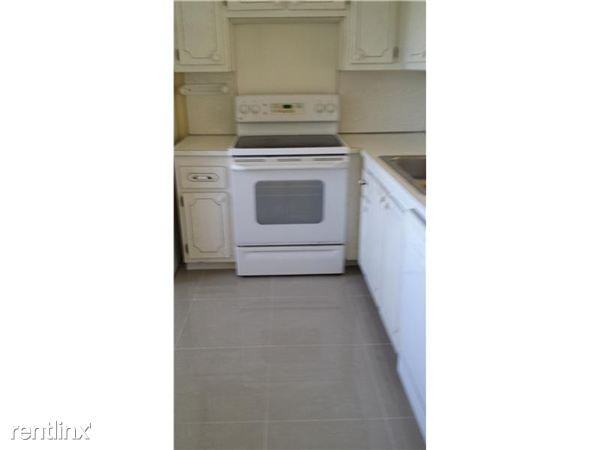 1000 NE 12th Ave - Photo 2 of 7