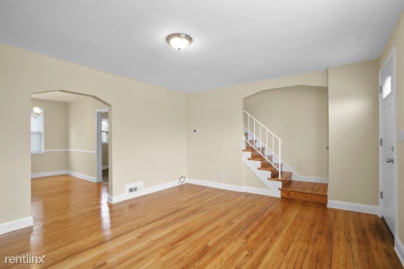 839 Evesham Ave - Photo 2 of 23