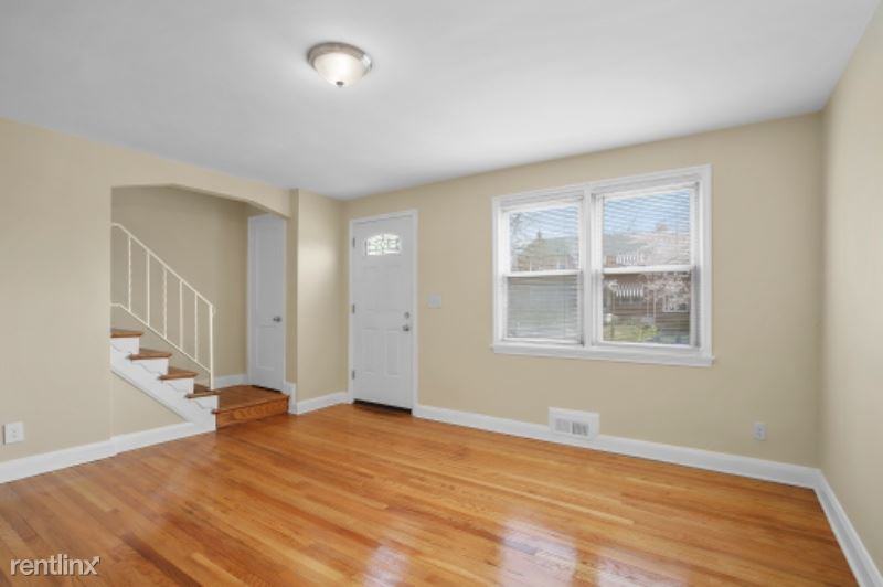839 Evesham Ave - Photo 3 of 23