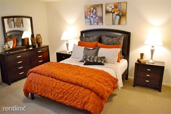 Renwick & Gulfton - Photo 2 of 34