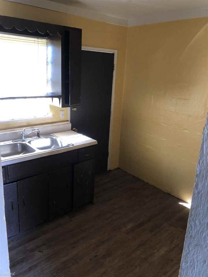 34 1st Street North - Photo 2 of 6