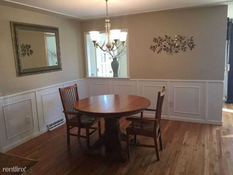 6820 S Steele St - Photo 3 of 9