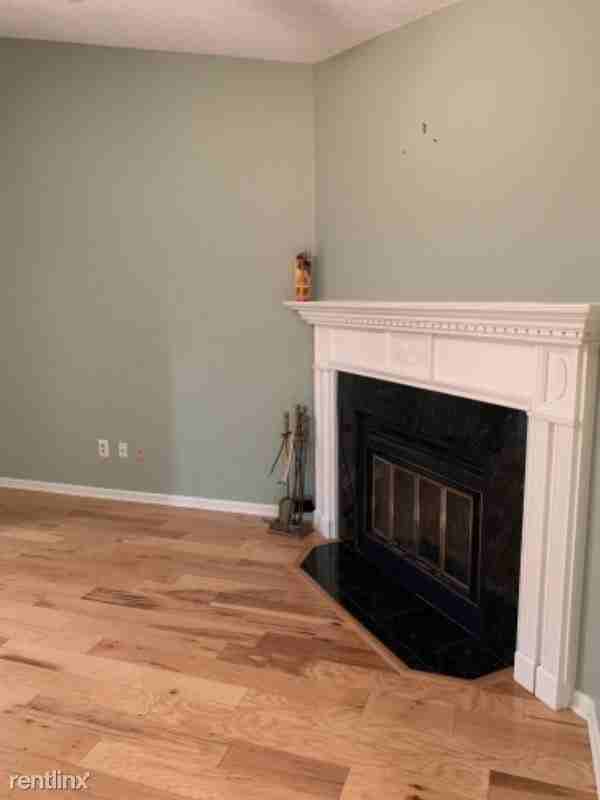 85 Debarry Ave 3041 - Photo 3 of 17