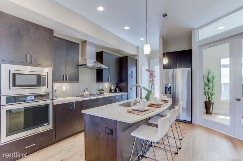 5438 Valentia St - Photo 3 of 17