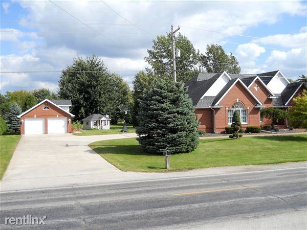 3946 Lawndale Rd - Photo 2 of 7