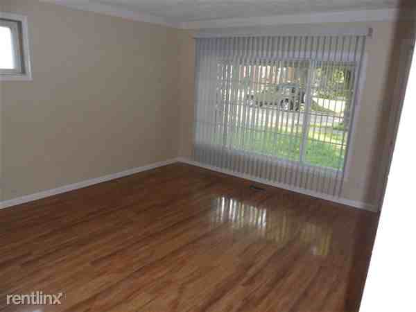 8369 Dale - Photo 2 of 10