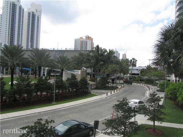19370 Collins Ave - Photo 3 of 12