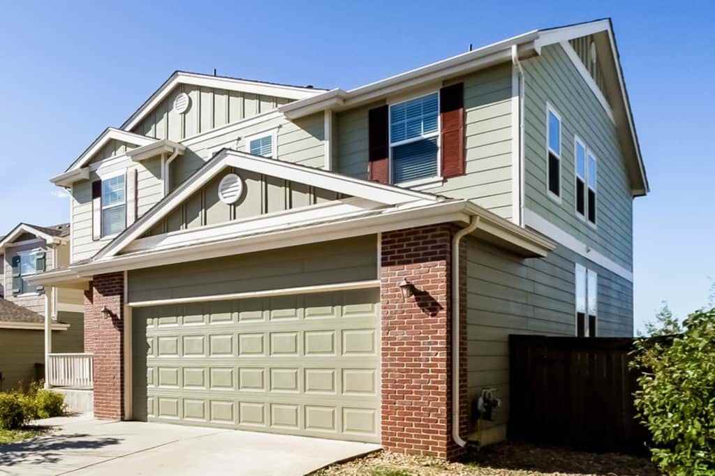 5876 Raleigh Cir - Photo 3 of 31