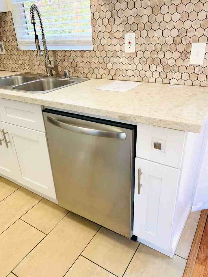 1510 Maltman Ave - Photo 3 of 12