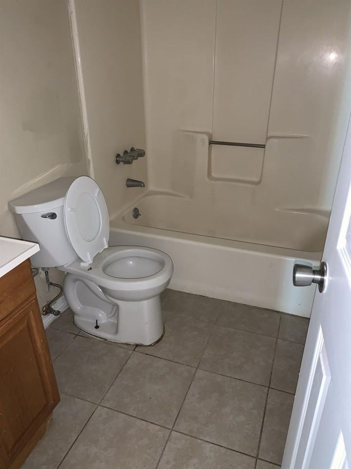 6823 Tiki Lane - 4 - Photo 3 of 10