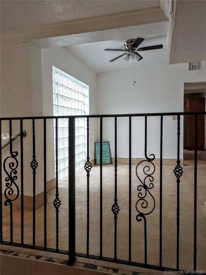 1700 Sw 12th Ct Unit 1 - Photo 2 of 25