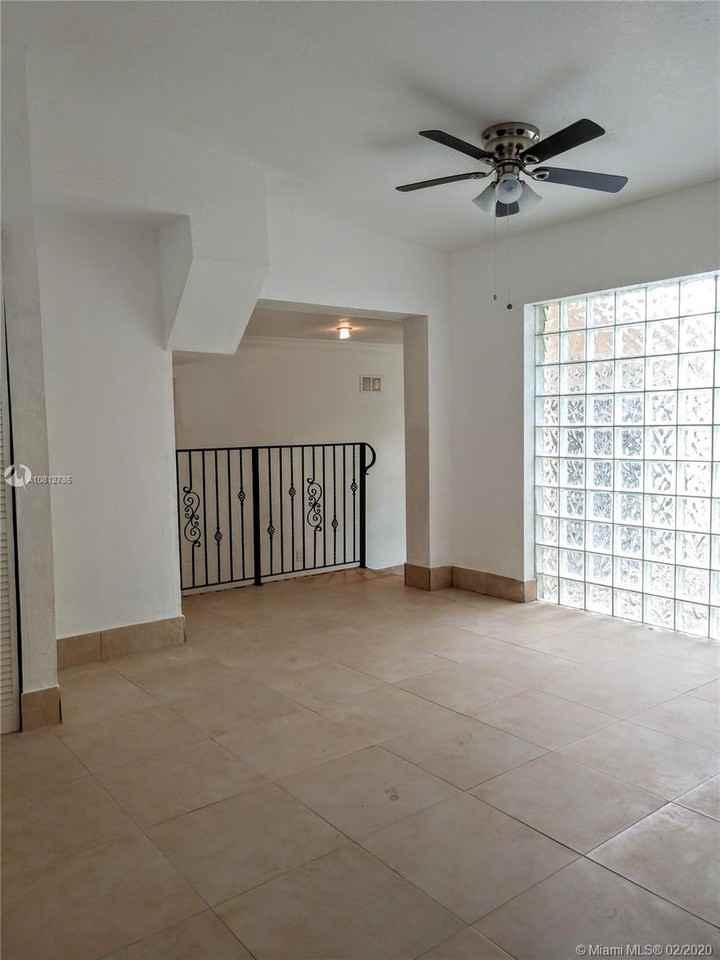 1700 Sw 12th Ct Unit 1 - Photo 3 of 25