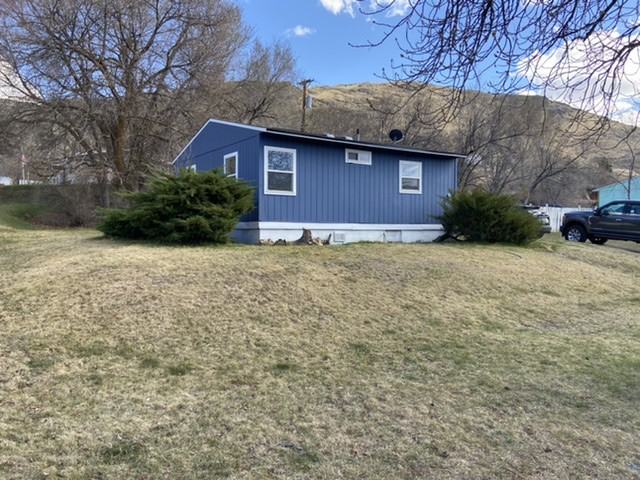 807 Walnut St - Photo 2 of 14