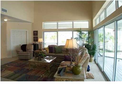 1669 Driftwood Point Rd - Photo 3 of 12