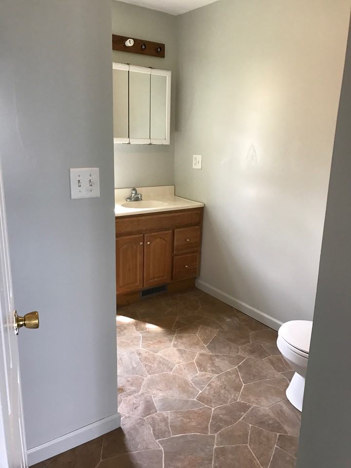 214 Jackson St - Photo 2 of 7