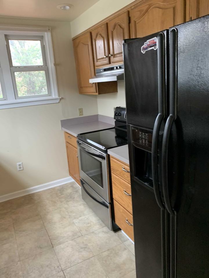 926 Longview Ave - Photo 2 of 11