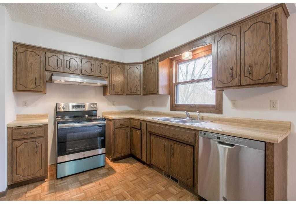 432 Birch St - Photo 3 of 23