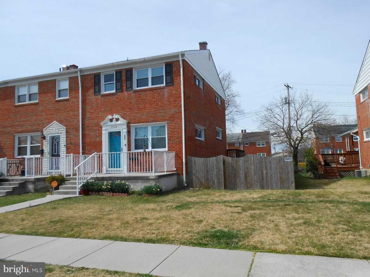 8510 Harris Avenue - Photo 2 of 23