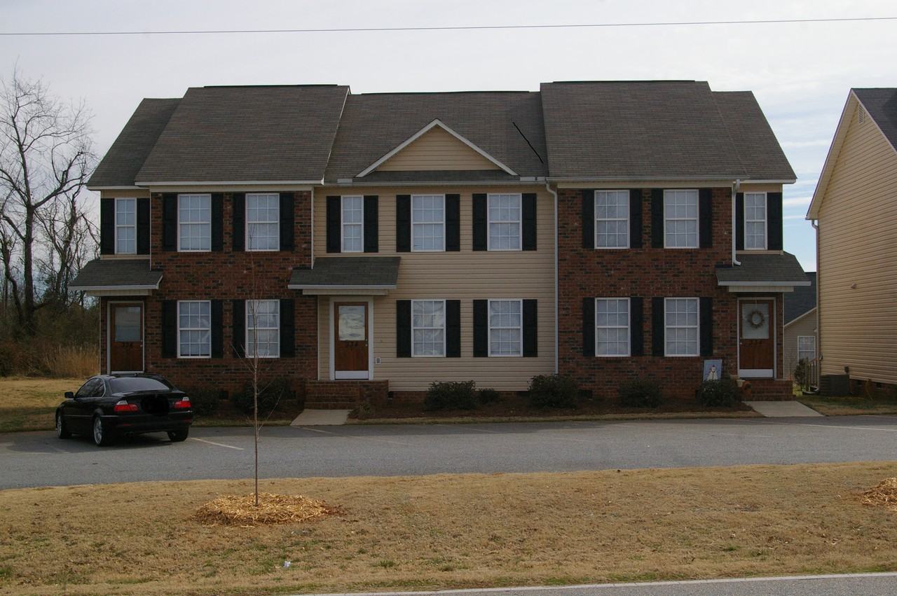 334 Belcher Road B, Boiling Springs, SC 29316 2 Bedroom House for Rent