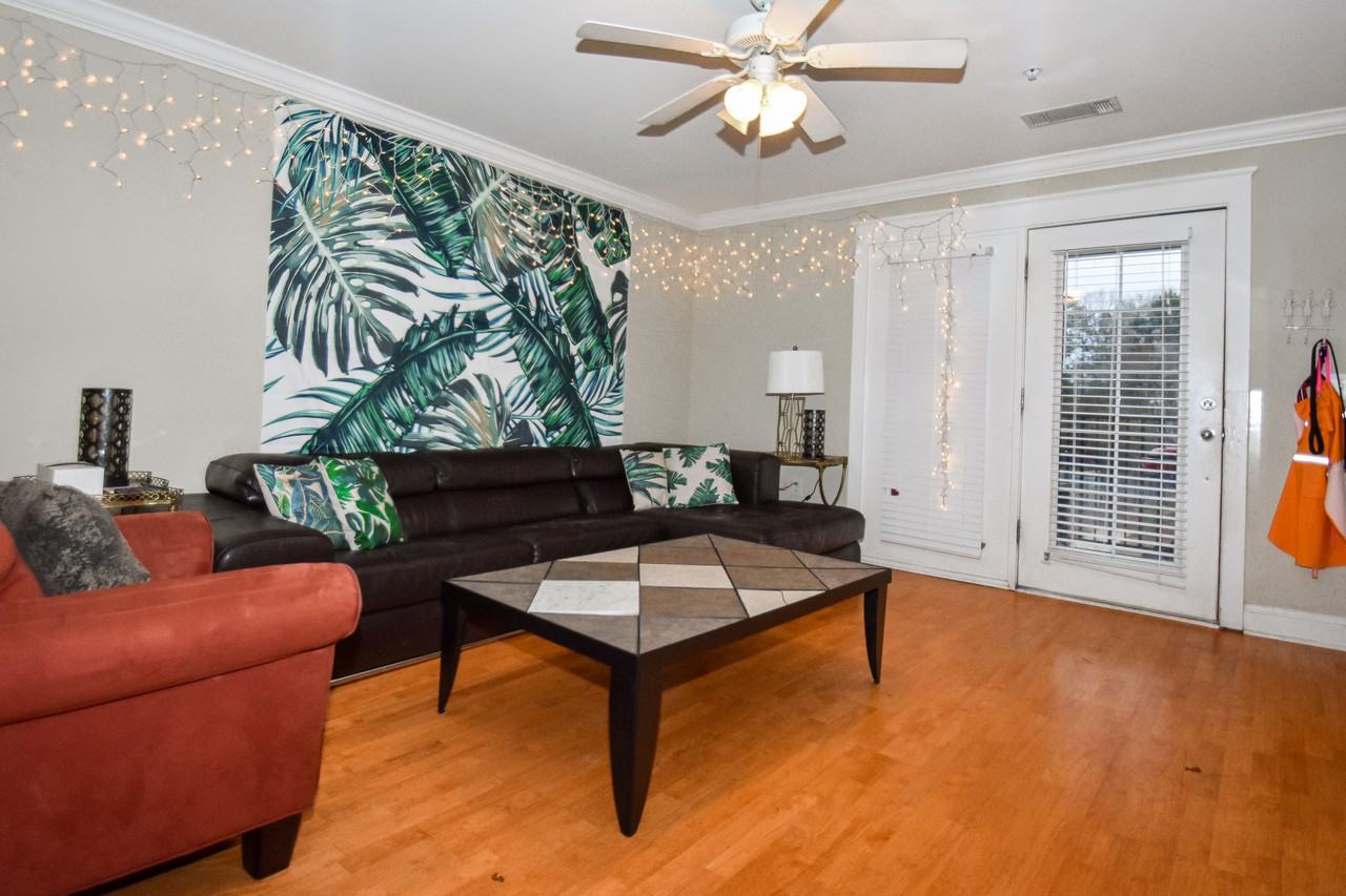 3 Bedroom 3 Bath @ The Summit - Photo 2 of 8