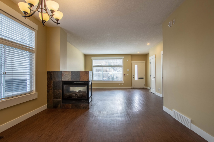 Huge!! 4Bedroom, 3 Full Bath Townhouse in Bankview! Apartments 2306 17A Street Southwest