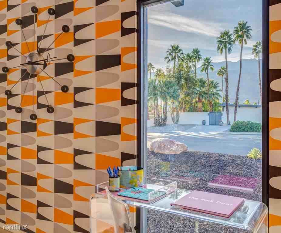 668 N Farrell Dr - Photo 2 of 10