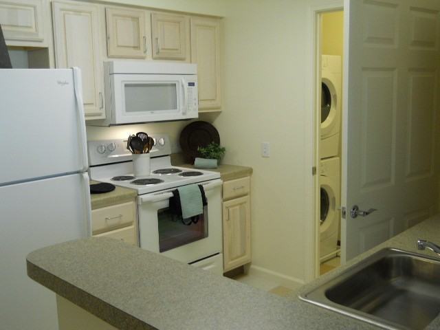 325 Gatehouse Drive - Photo 2 of 8