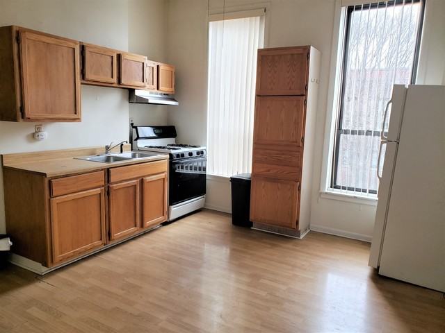 3132 Morgan #2F - Photo 3 of 12