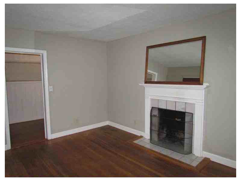2606 Charlesgate Ave - Photo 2 of 12
