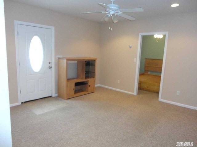 136 Burr Rd - Photo 2 of 7