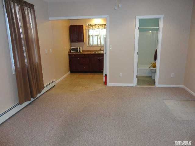 136 Burr Rd - Photo 3 of 7