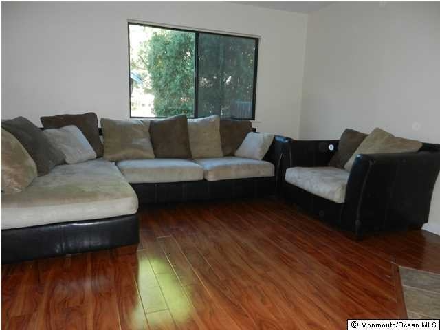 194 Heywood Ct - Photo 2 of 7