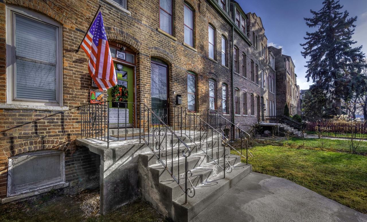 11307 S Langley Ave #3-3-4