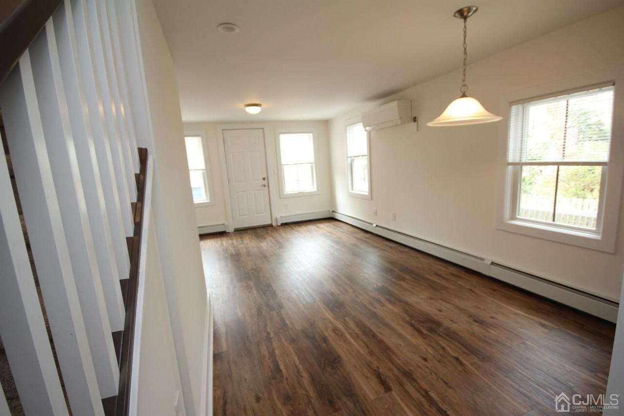 5 Park Place E - Photo 3 of 16