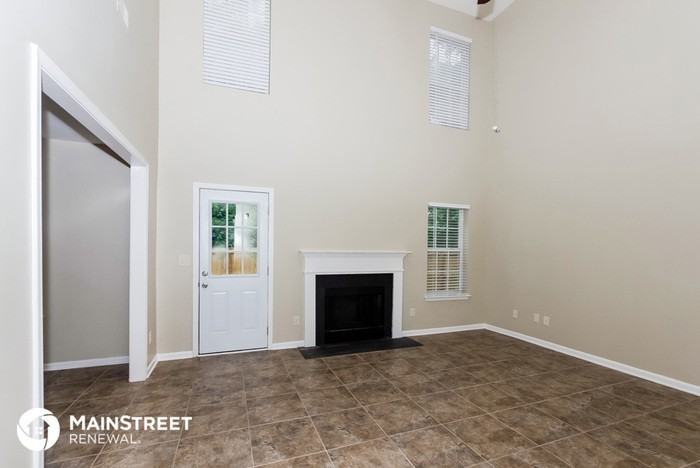 7929 Bristle Lane - Photo 3 of 17