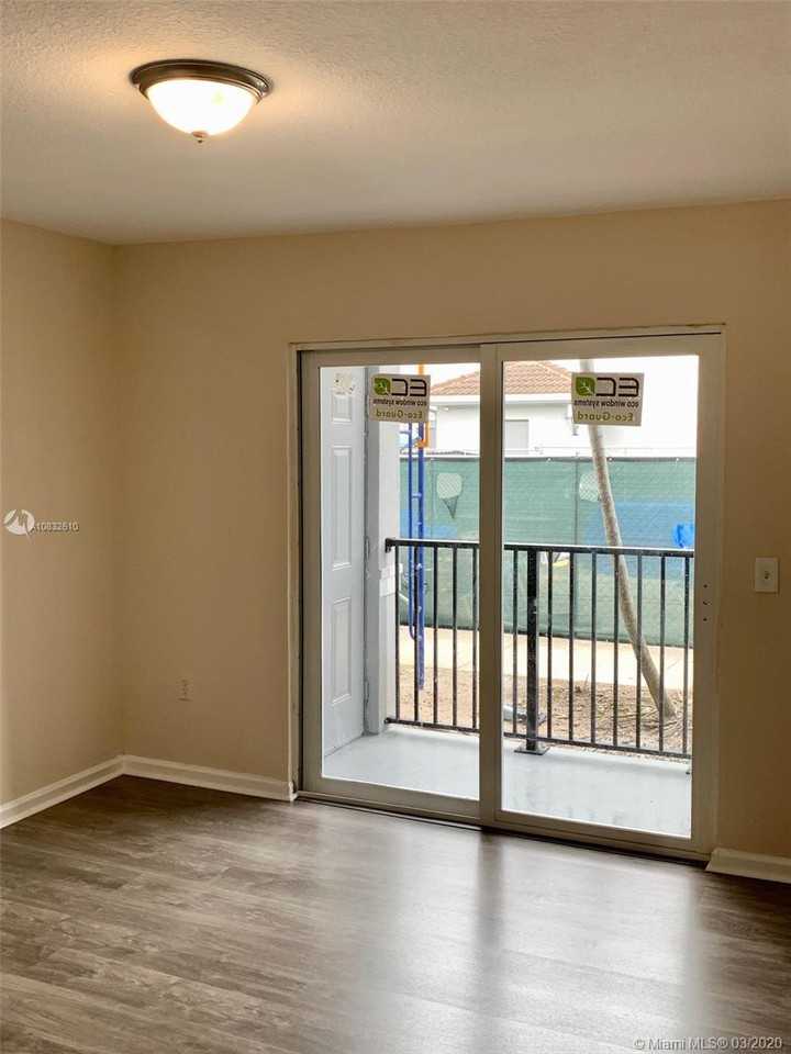 vista trace - Photo 2 of 11