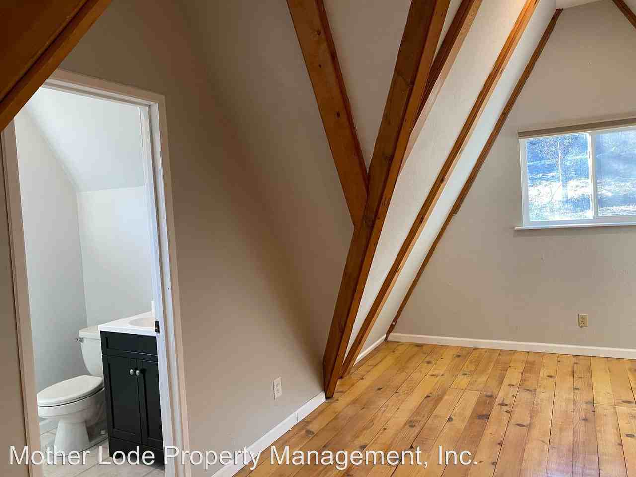 20772 Willow Springs Drive West - Photo 2 of 13